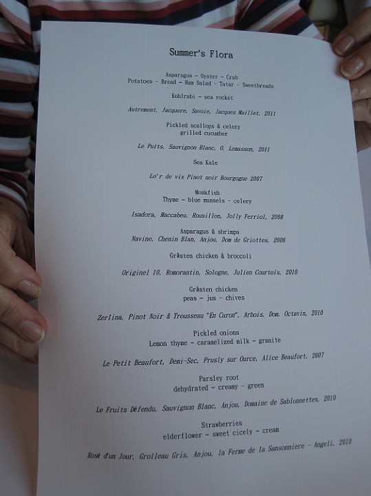 louise_09.JPG - HERE'S THE TASTING MENU. WHEN WE ASKED ABOUT ONE OF THE DISHES, THEY SIMPLY BROUGHT US A PRINTED COPY OF THE MENU.