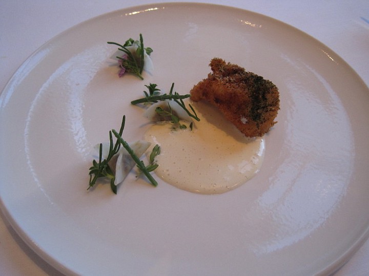 louise_18.JPG - MONK FISH WITH THYME AND TINY RAVIOLI FILLED WITH BLUE MUSSELS